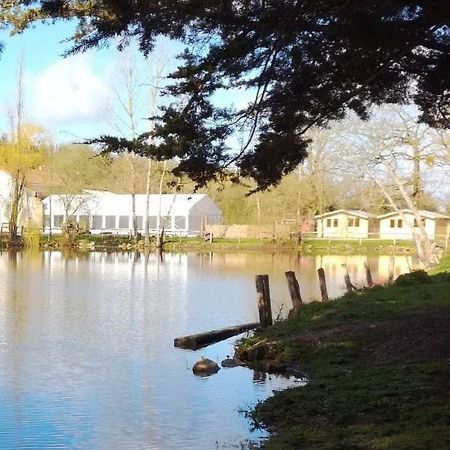 فندق Saint-Hilaire-le-Vouhisفي  Domaine De L'Etanchet المظهر الخارجي الصورة